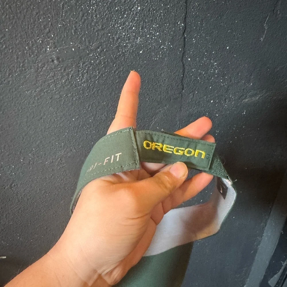 Nike Oregon Ducks Green Visor with Yellow Oregon Logo